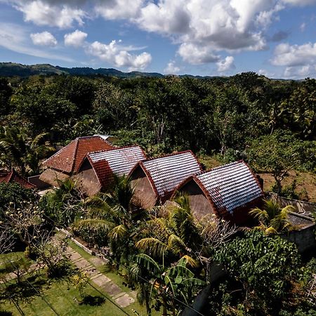 Temeling Jungle Inn Batumadeg Buitenkant foto
