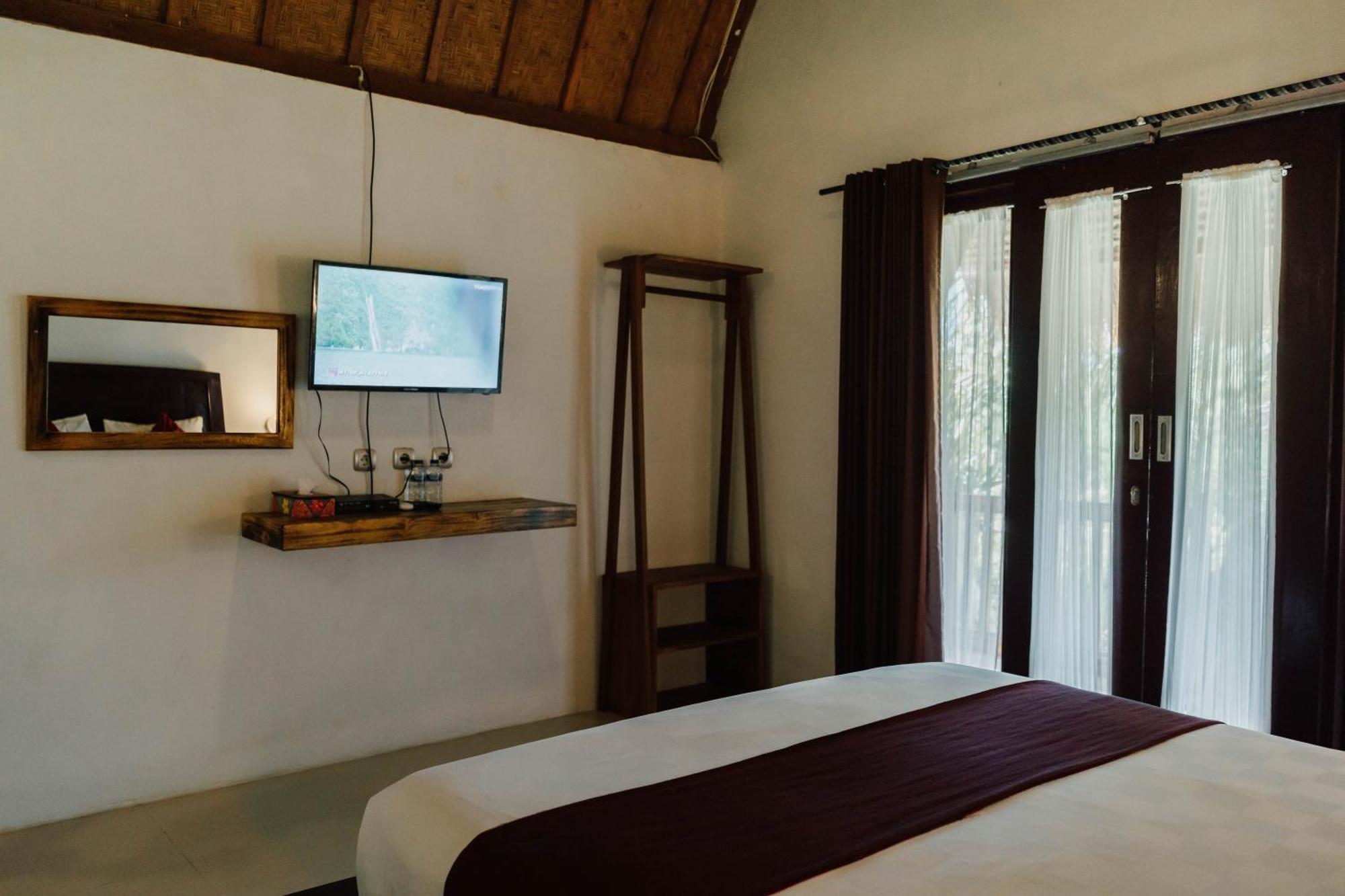 Temeling Jungle Inn Batumadeg Buitenkant foto