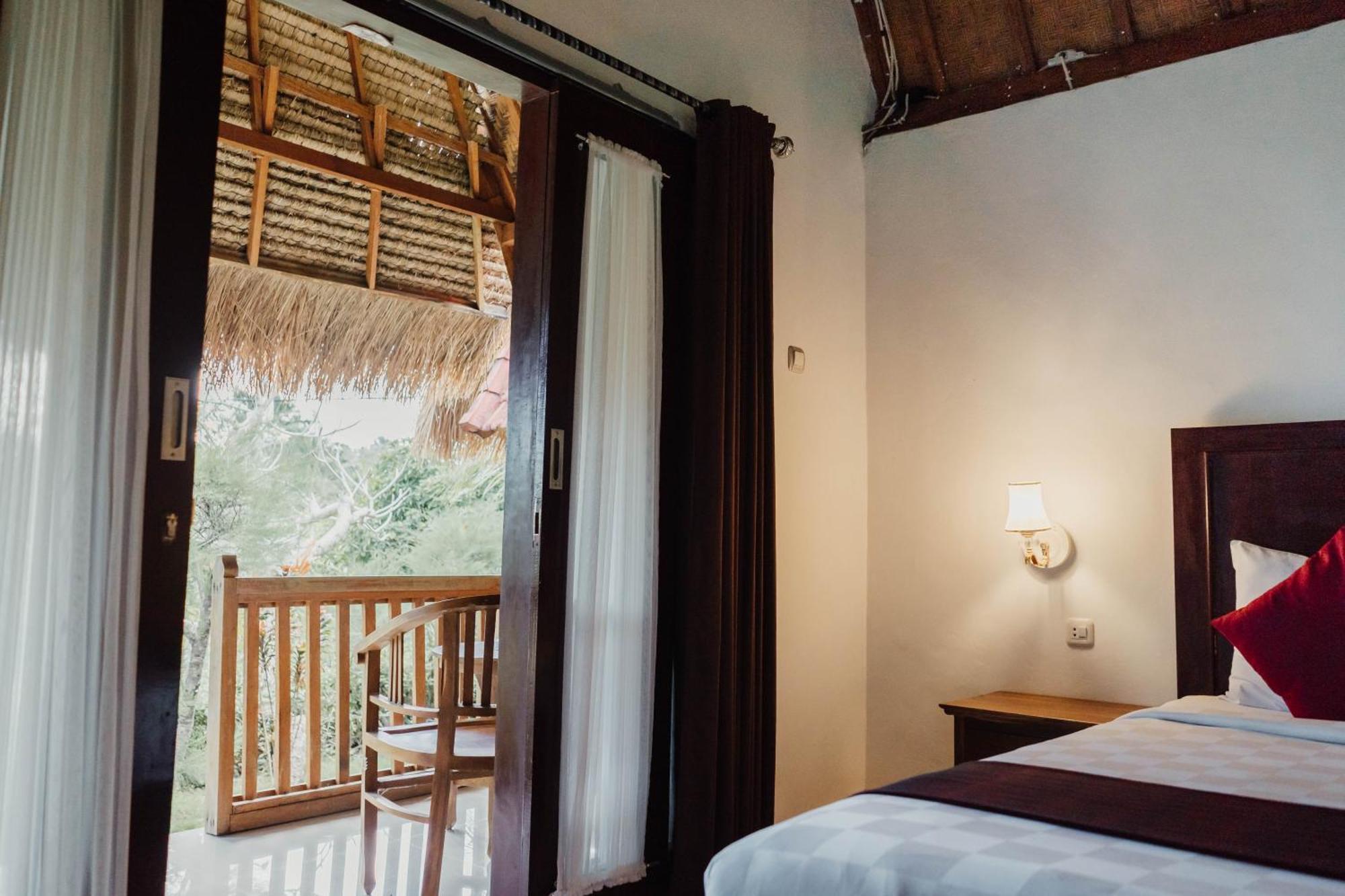 Temeling Jungle Inn Batumadeg Buitenkant foto