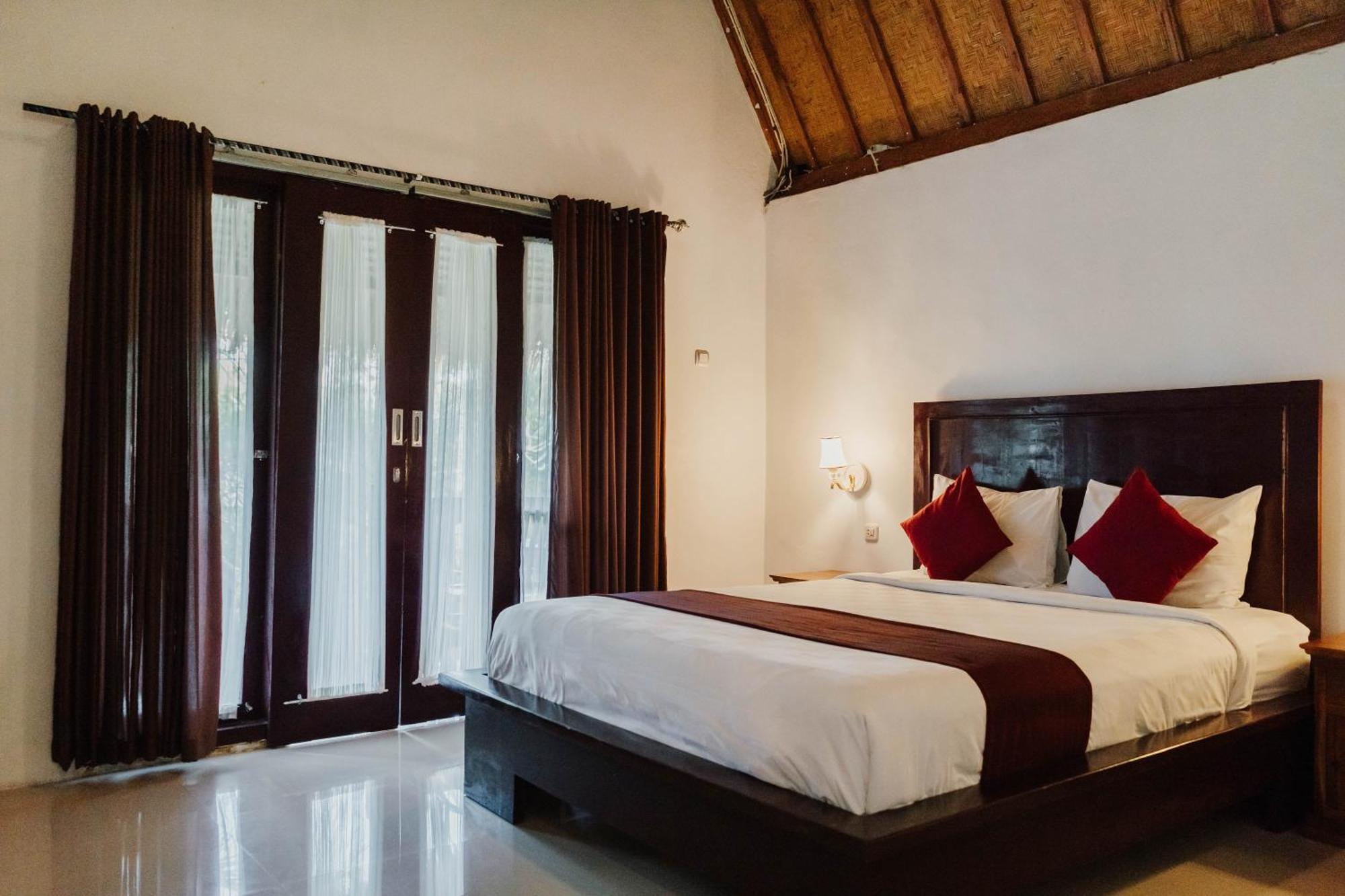 Temeling Jungle Inn Batumadeg Buitenkant foto